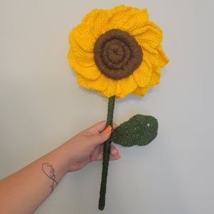 - Handmade crochet Sunflower 🌻